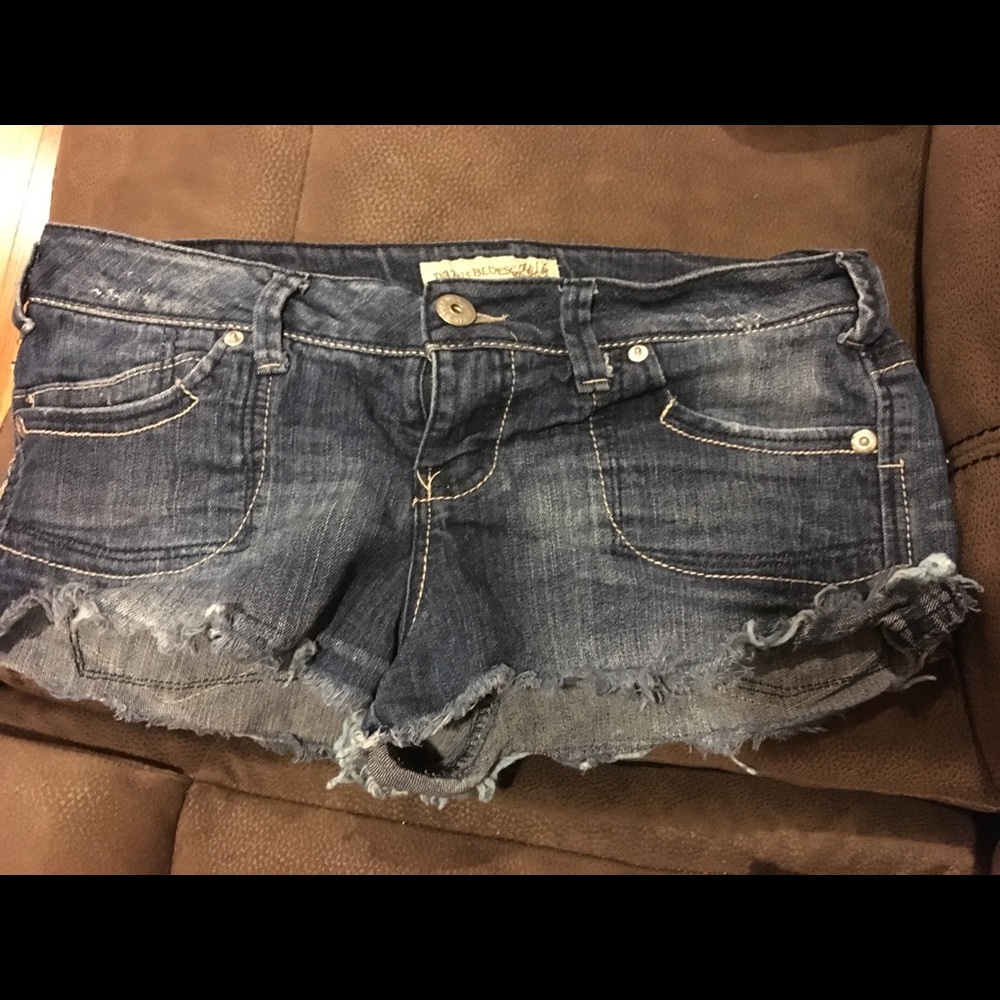 Shorts - Picture 2 of 3